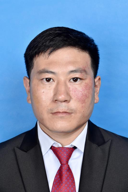 窦子峰(图1)